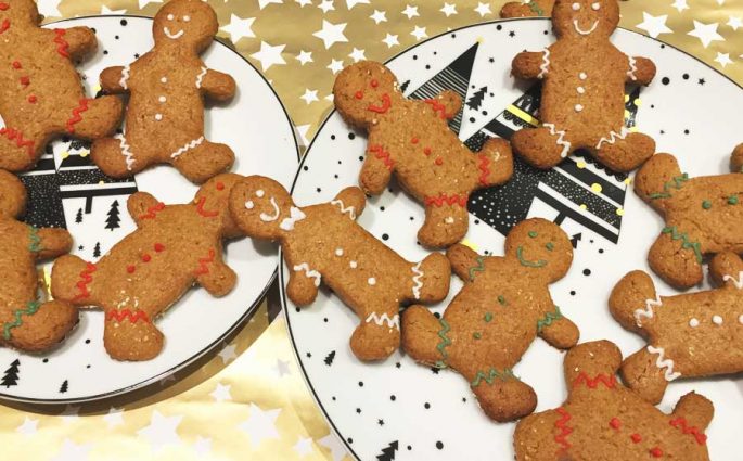 Healthy Christmas baking: Gingerbread cookies!